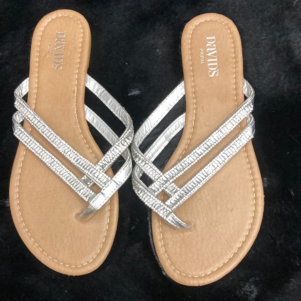 David’s Bridal Jewel Thong Sandals Size 8